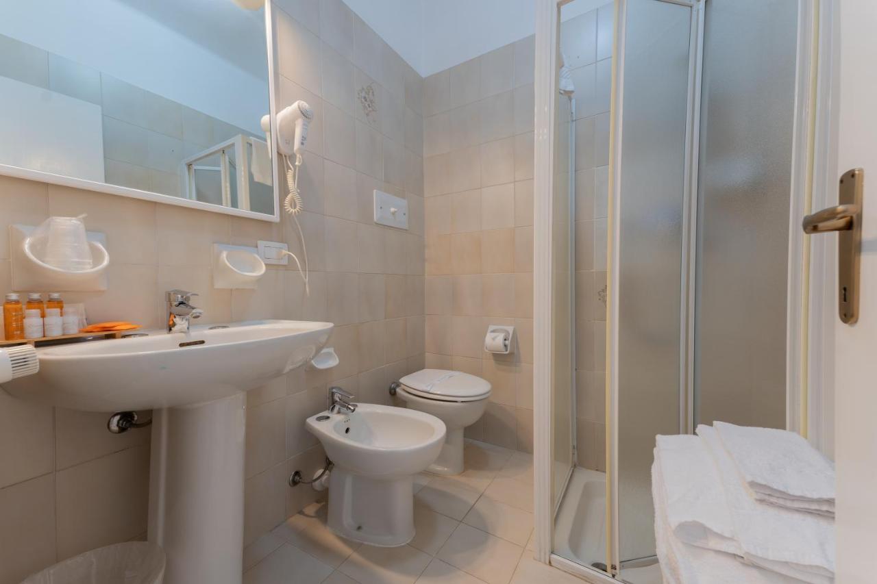 Benaco Mavras Hotel 2*