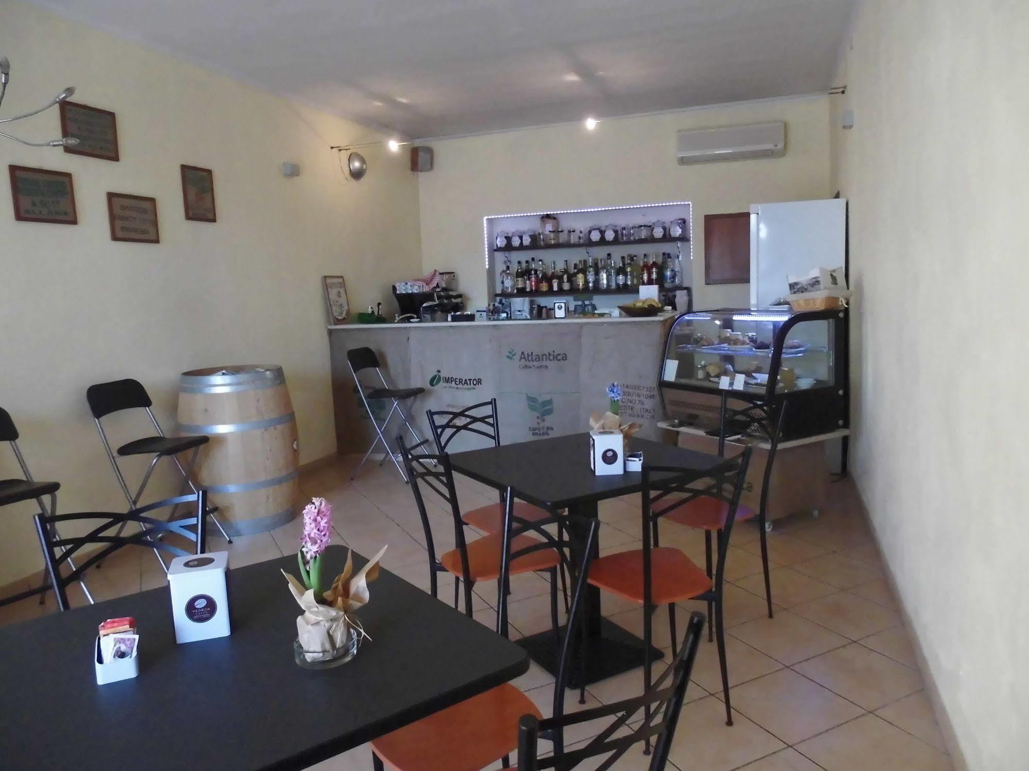 Benaco Mavras Hotel